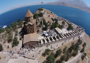 Akdamar Kilisesi hoşgörü ve samimiyetin simgesi!