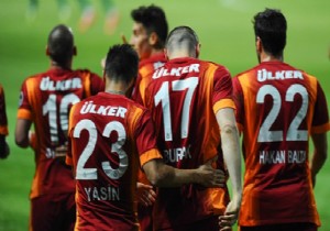 Galatasaray da 4 yıldız kadroya alınmadı!