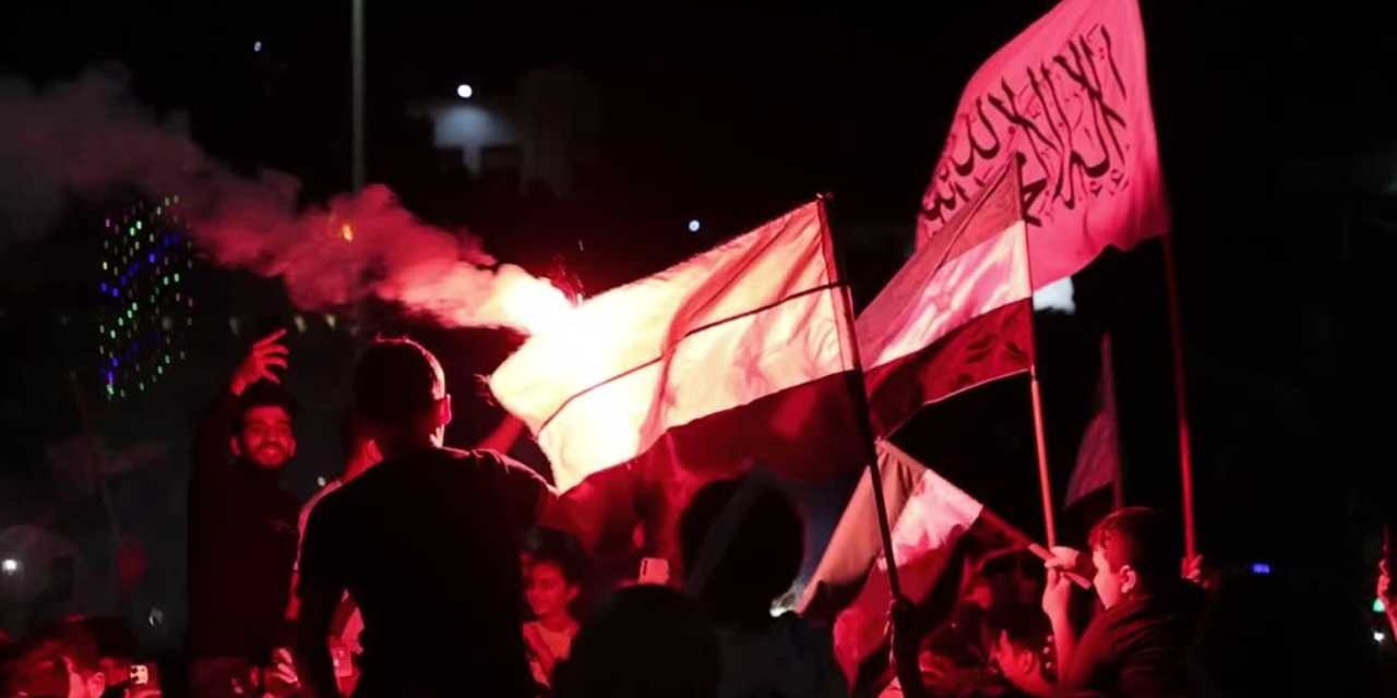 ABD nin Suriye ye yönelik yaptırımları kaldırma kararı sokaklarda kutlandı