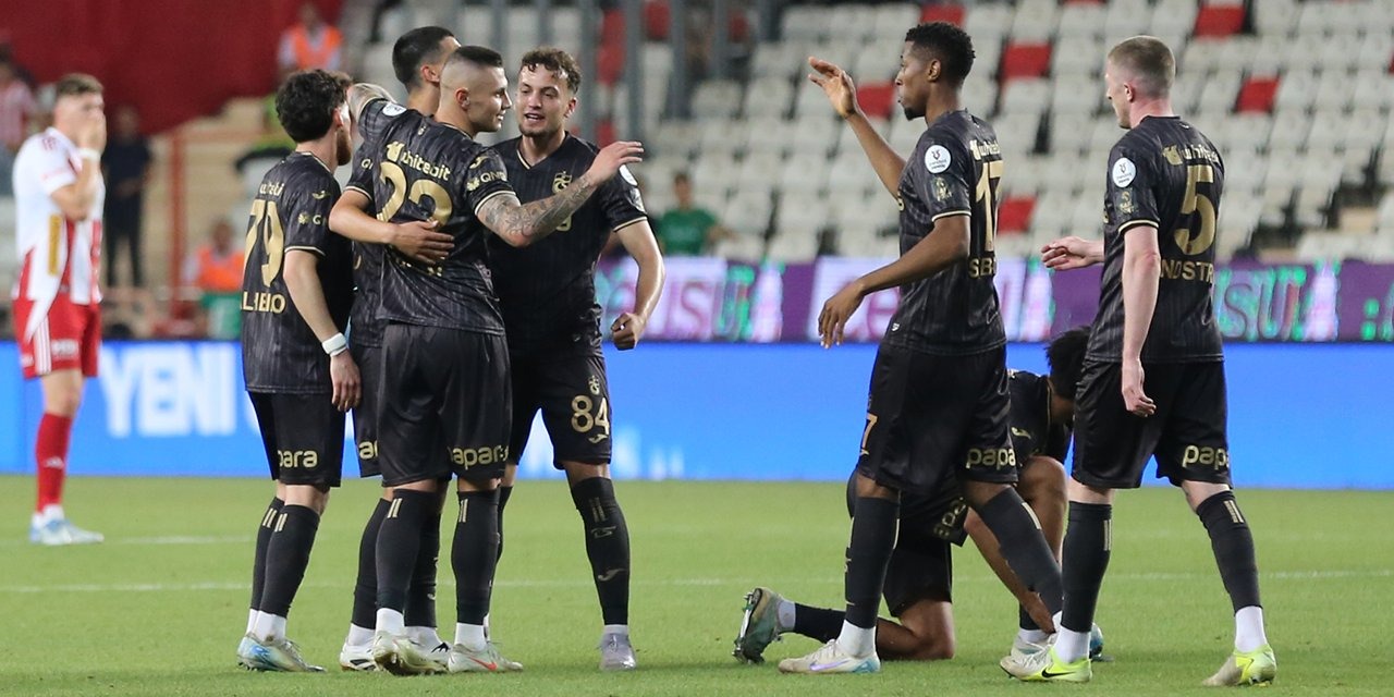 Trabzonspor Antalyaspor u 2-0 ile geçti