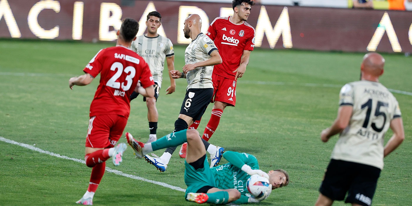 Beşiktaş tan 4 gollü kapanış