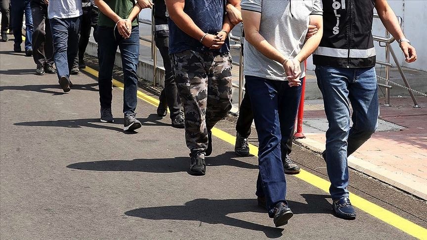FETÖ den 65 kişi daha tutuklandı