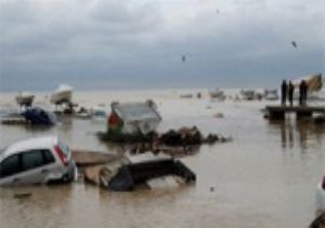 Çin de Sel 38 Can Aldı