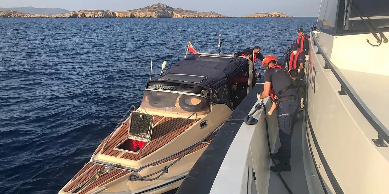 Muğla da 22 düzensiz göçmen kurtarıldı