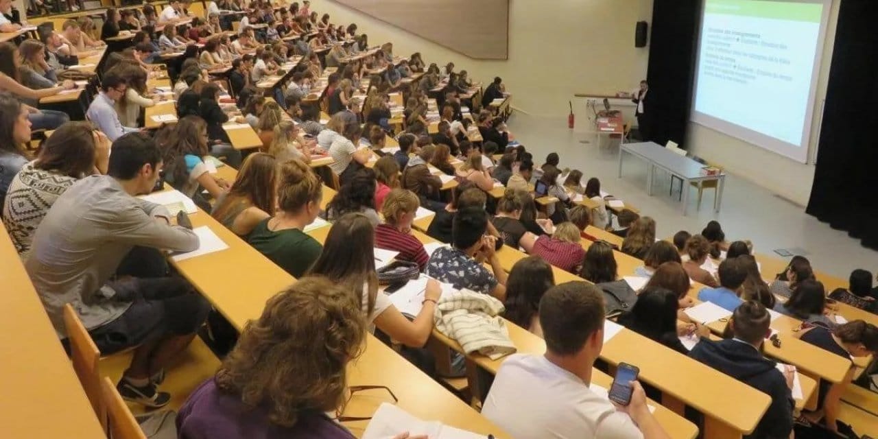 Vakıf üniversitesi fiyatları 1,5 milyonu geçti
