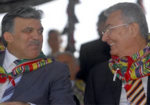 Baykal:Gül le Sevigen in Saçlarını Konuştuk