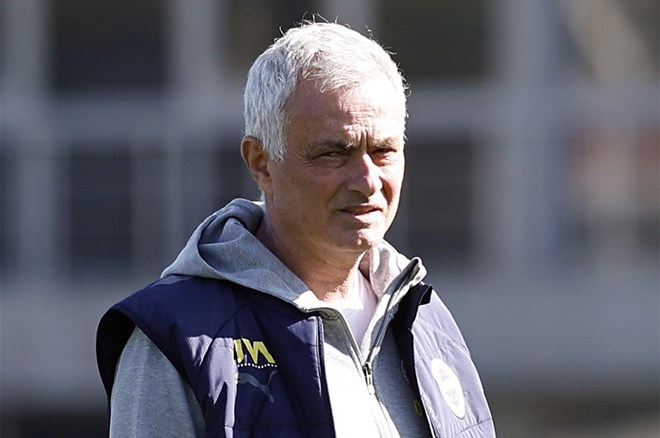 Mourinho dan tribüne gönderdiği futbolcu için net açıklama