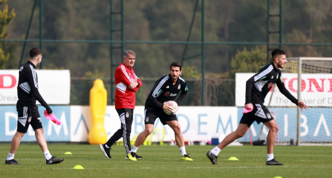 Beşiktaş’ta Galatasaray mesaisi sürüyor