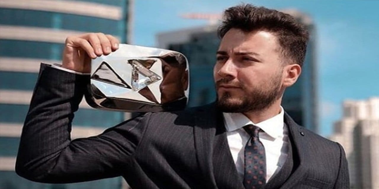 Enes Batur a ne oldu? Tarikat iddiaları büyüyor