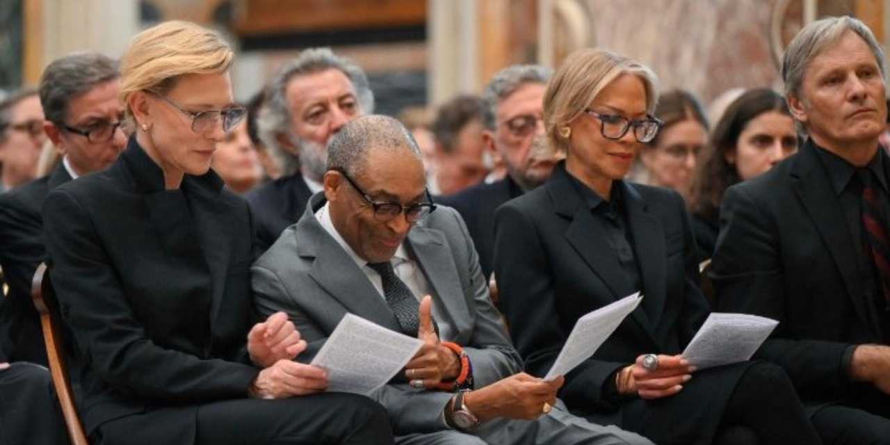 Vatikan da yıldızlar görüldü! Hollywood u misafir ettiler