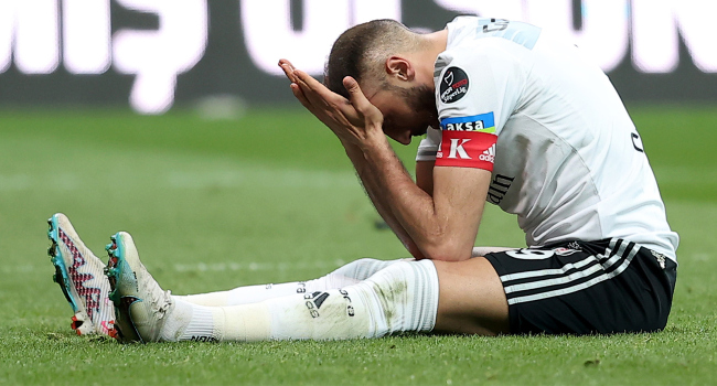 Cenk Tosun ilk kez penaltı kaçırdı