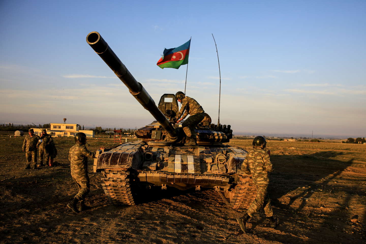 Ermenistan askerlerinin açtığı ateşte 3 Azerbaycan askeri şehit oldu