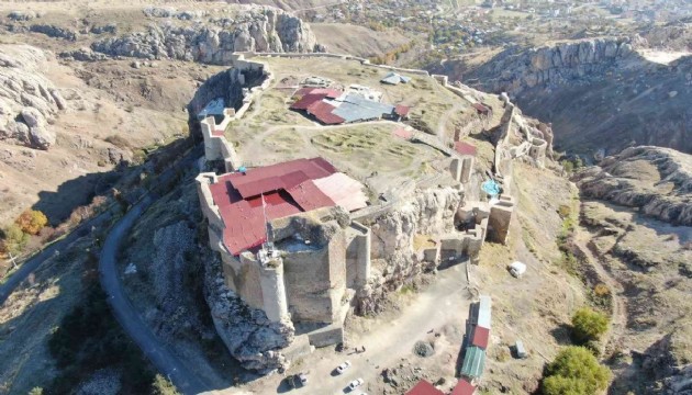 Tarih eser Harput Kalesi'nde çalışmalar tüm hızıyla sürüyor