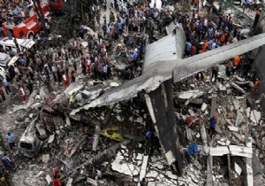 Endonezya da askeri uçak düştü: 116 ölü