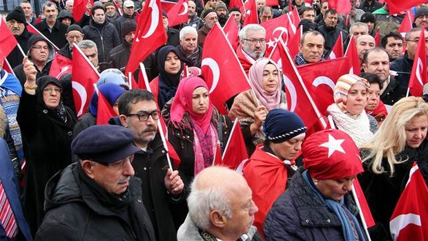 Türkler teröre karşı yürüdü!