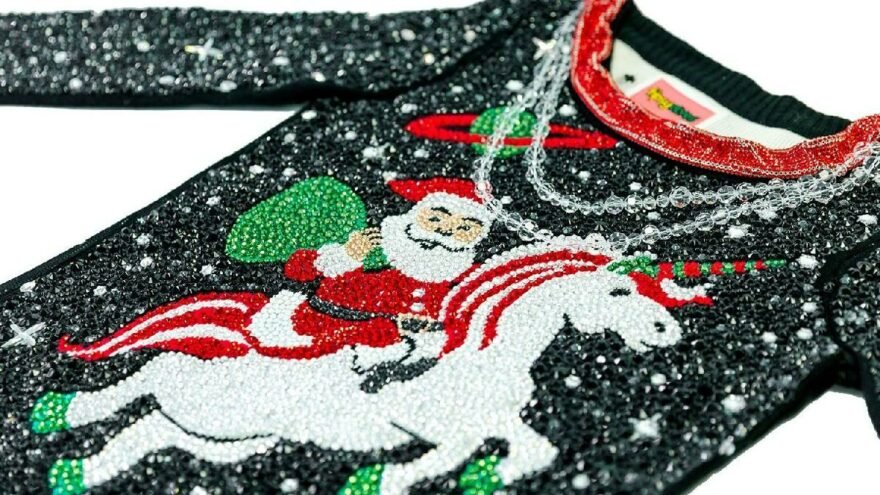 Dünyanın en pahalı Noel kazağı satışta!