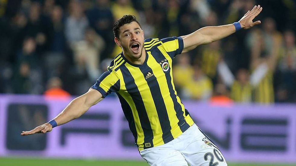 Fenerbahçe de saha içi liderlik Giuliano ya verildi