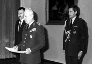 İkisi de Darbeci İkisi de Hesap Veriyor!
