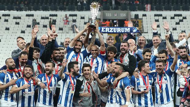 Erzurumspor şampiyon oldu İstanbul da yer yerinden oynadı