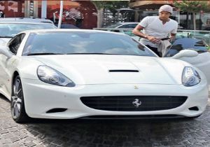 Ferrari Yollara Döndü