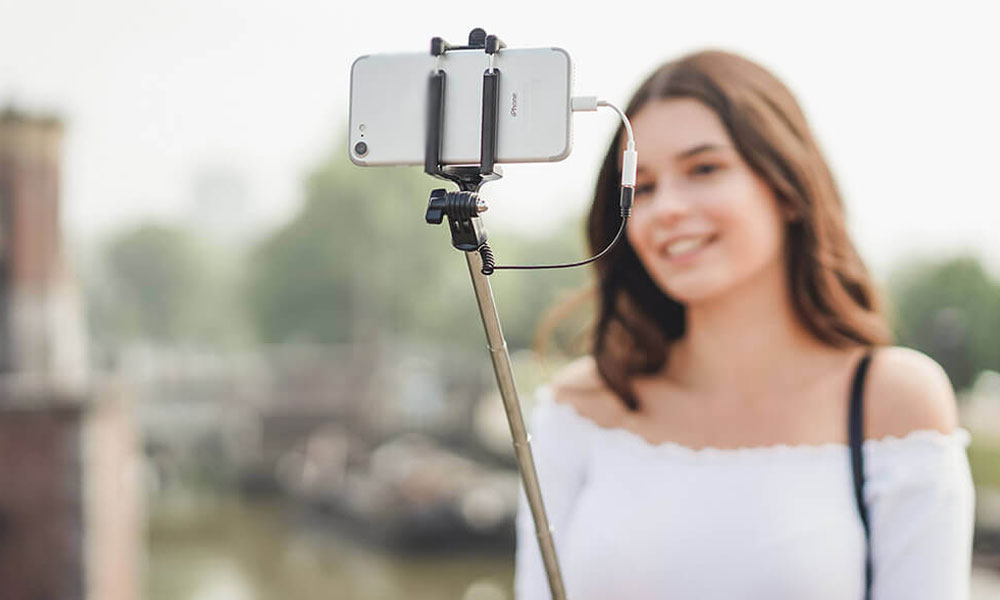 Şelalede selfie çekerken 80 metre aşağı düştü