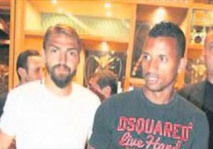 Caner ve Nani gece gezmesinde!