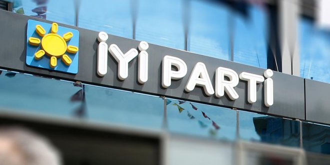 İYİ Parti İzmir de 400 istifa! İl başkanından savunma geldi