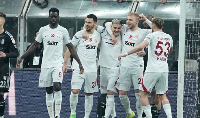 Galatasaray dan derbide tarihi gol!