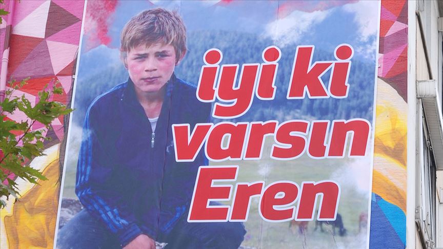 Thunberg grafitisi Eren Bülbül ün pankartıyla kapatıldı