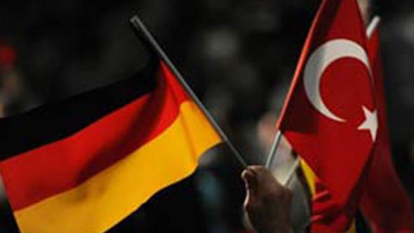 Darbeci firarilere Almanya’dan sığınma