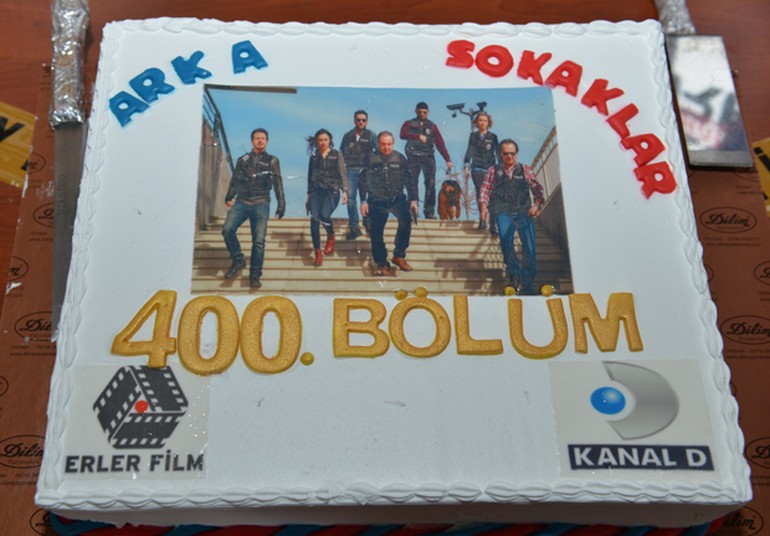 Arka Sokaklar 400. bölümü kutluyo