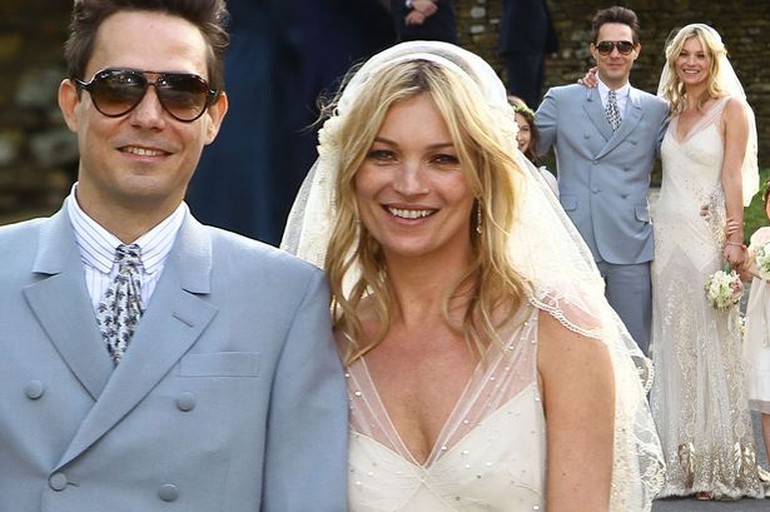 42 lik Kate Moss a 18 lik sevgili!