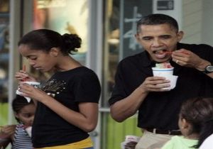 Obama ve Ailesi Havai de Tatilde