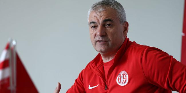 Bir istifa daha geldi