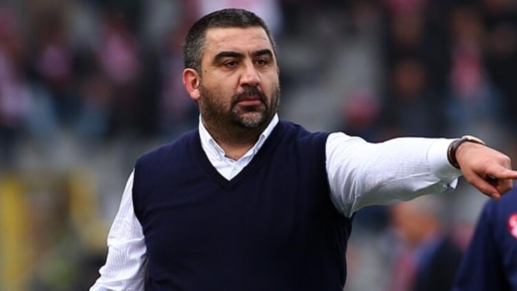 Adana Demirspor da teknik direktör Ümit Özat istifa etti