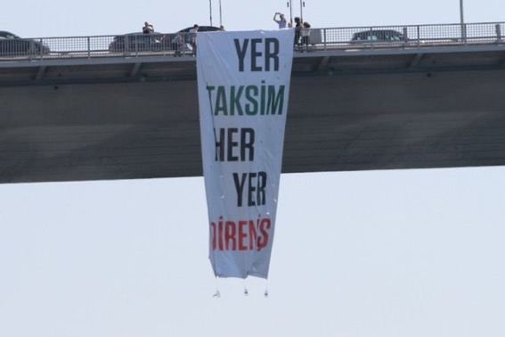 Köprüde dev  Gezi pankartı : Polis müdahale etti