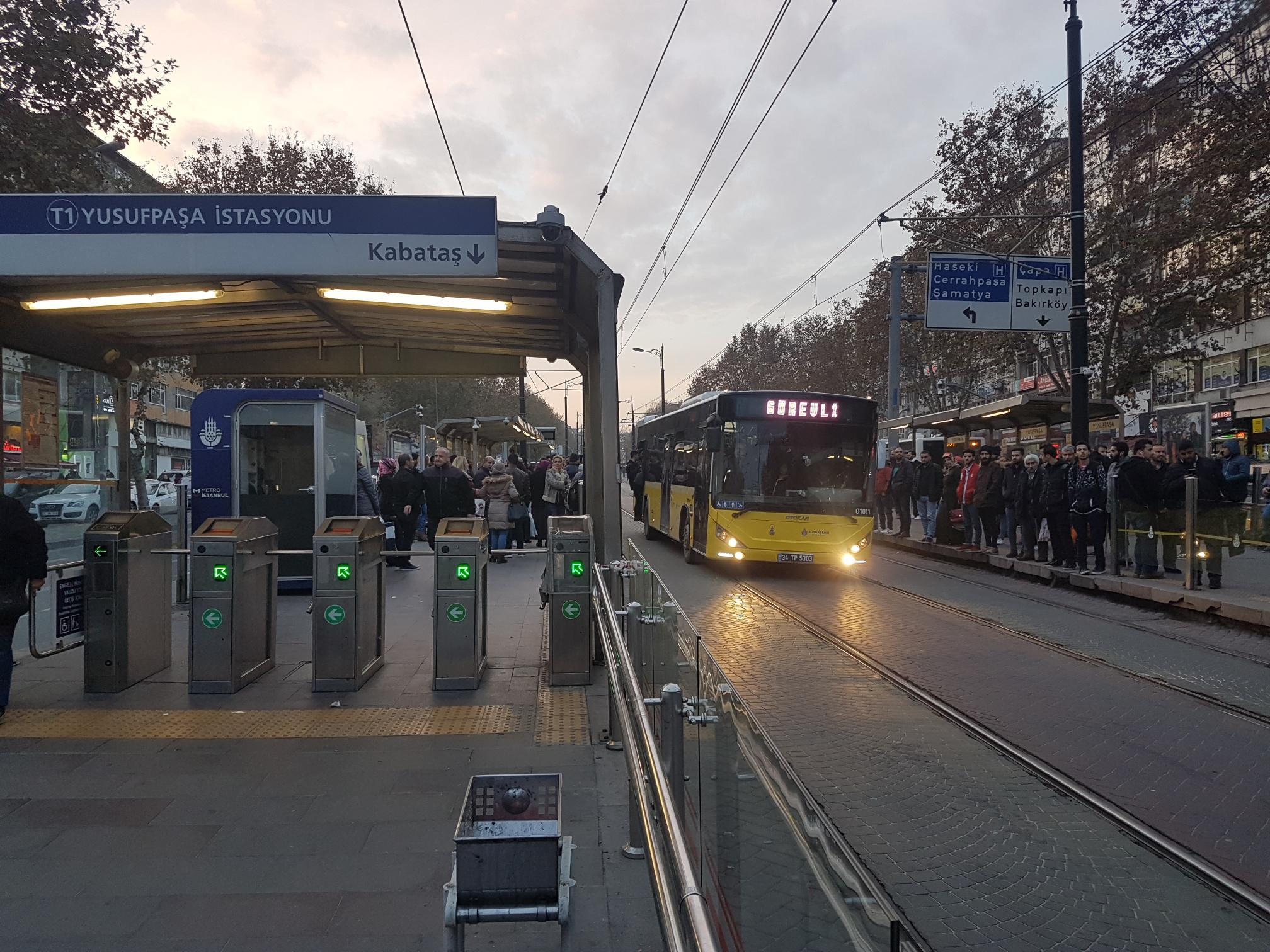 Elektrik kesintisi  tramvay seferlerini durdurdu