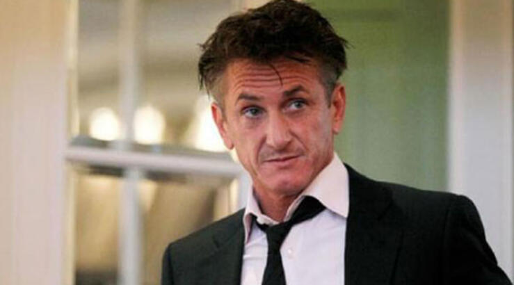 Sean Penn gönüllü ekibe katıldı