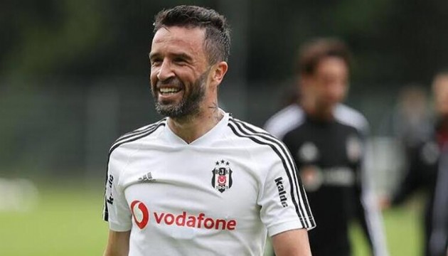 Fenerbahçe den Gökhan a: Gel kaptan ol!