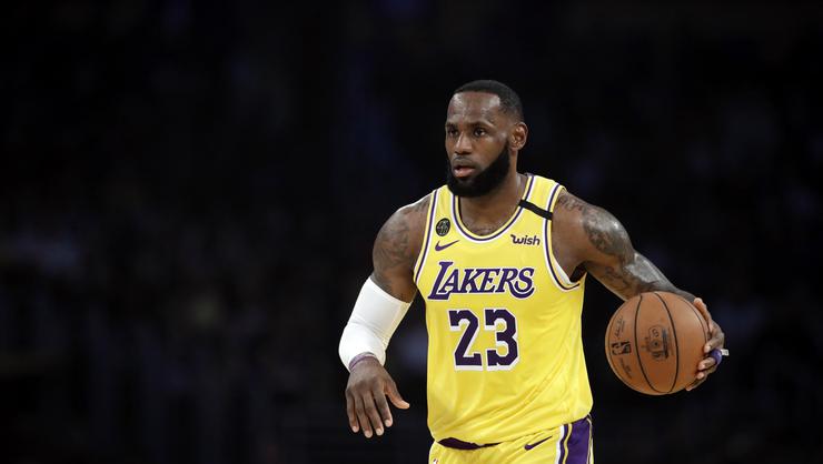 LeBron James in oyuncu kartı rekor bedelle satıldı