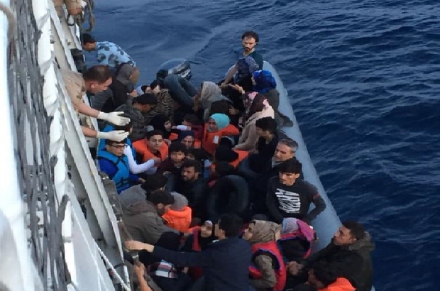 İzmir de 103 mülteci yakalandı