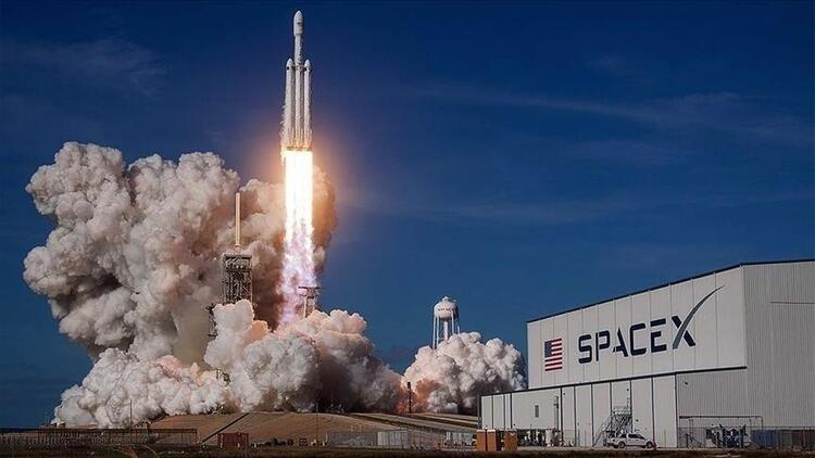 SpaceX in kargo mekiği fırlatıldı