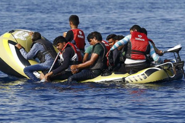 Yunanistan’da mülteci botu battı: 1 ölü, onlarca kayıp