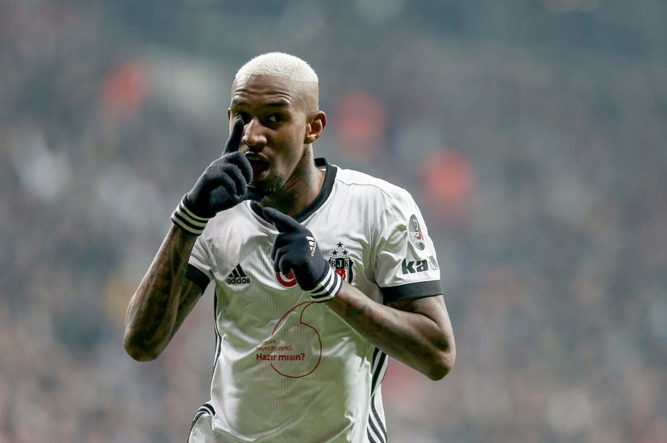 El-Nasr, Talisca yı renklerine bağladı