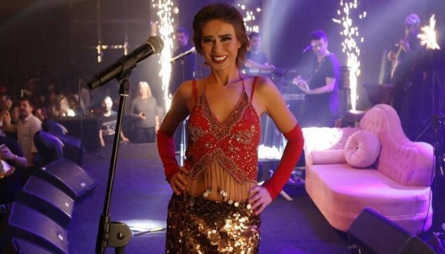 Yıldız Tilbe'den olay hareket!