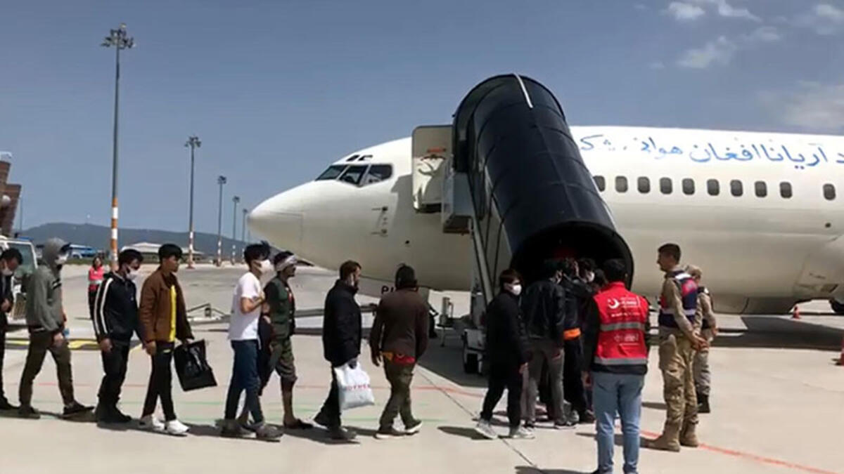 Ülkesine gönderilen düzensiz göçmen sayısı 31 bini aştı