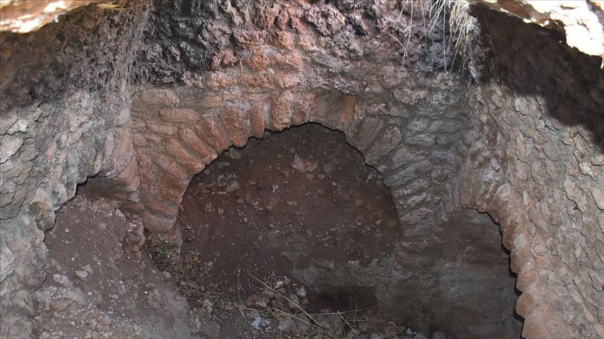 Adıyaman da anıtsal mezar bulundu