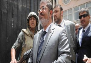 Mursi nin Davasında Yine Erteleme!
