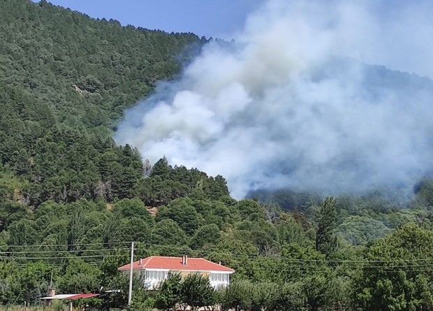 İzmir de alev alev! Müdahaleler devam ediyor