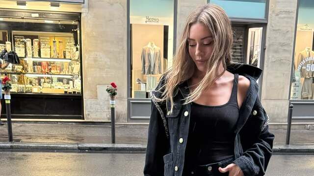 Sinem Kobal ın verdiği pozlara büyük ilgi!
